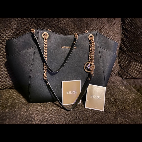 Michael Kors Purse - Picture 5 of 6